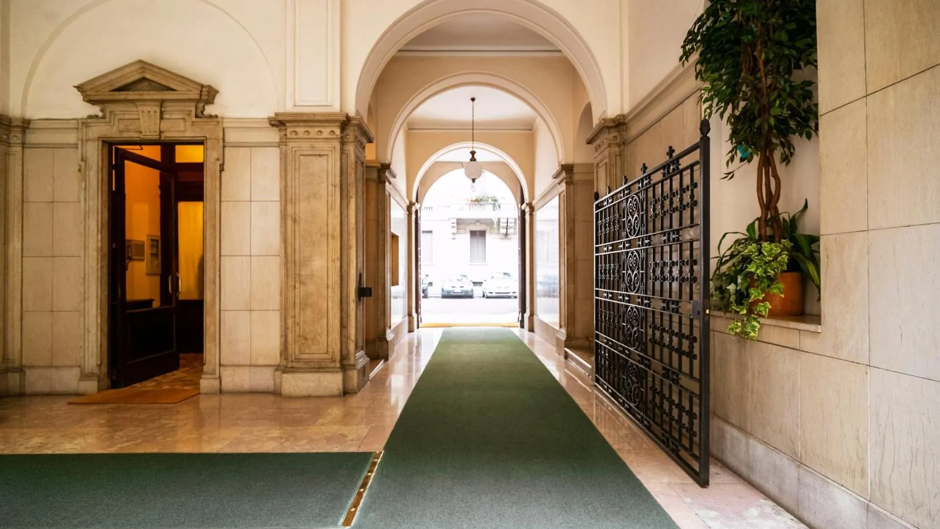 Real Jewel In Milano Cadorna Apartment Italy